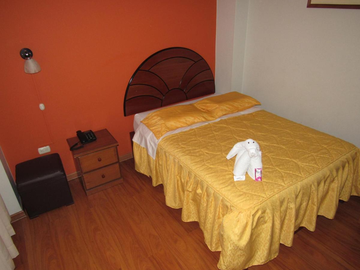 Hotel Bolivar タクナ エクステリア 写真